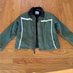Burton Green ski jacket/Snowboard
Size Women’s M